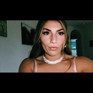 Meet your Posher, Chloe